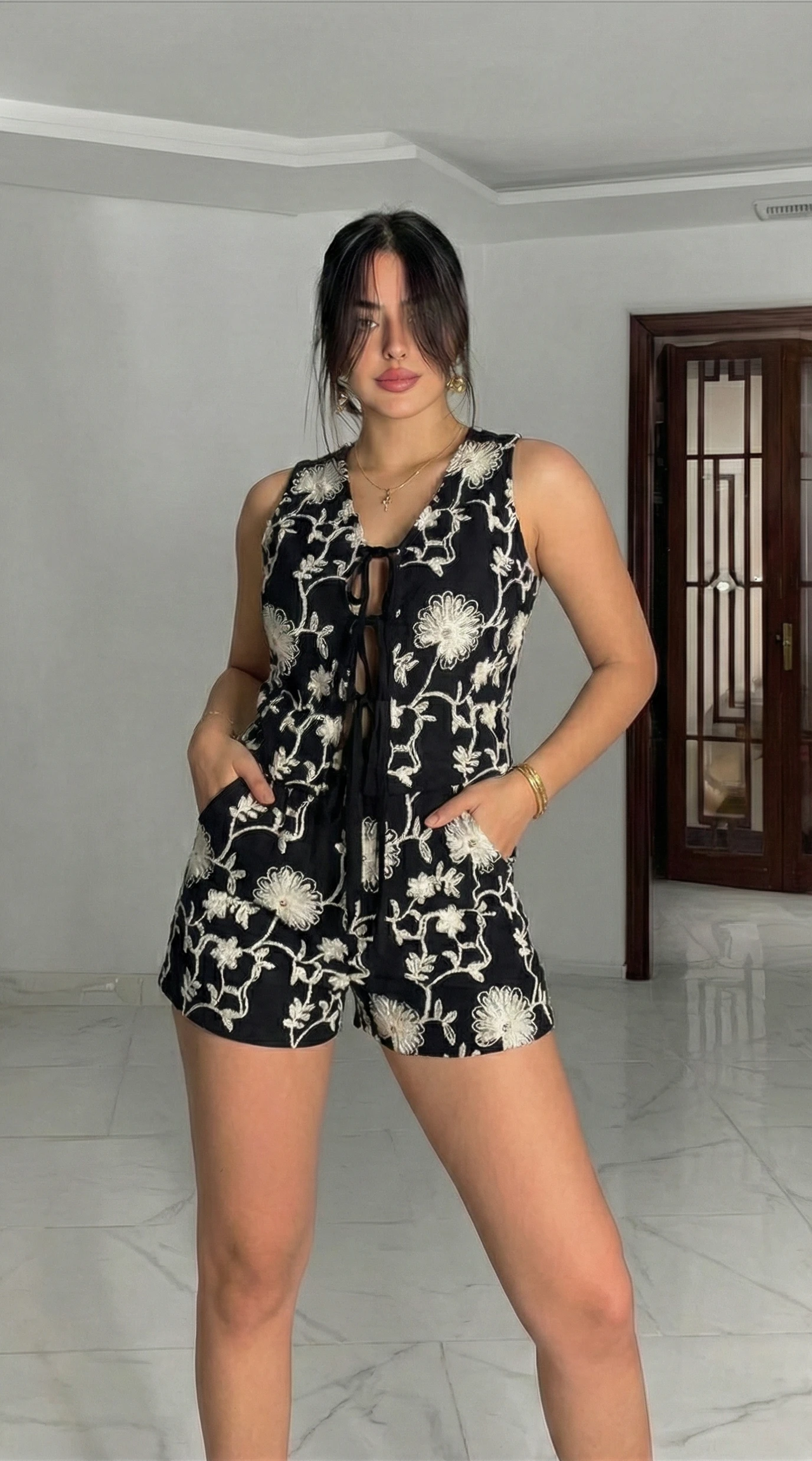 Conjunto Chaleco y Short Bordado