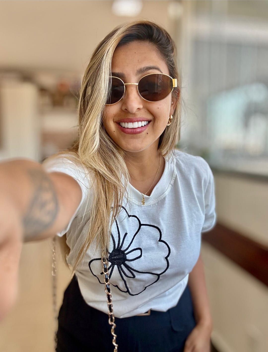 Remera Bordada Diseño Floral - Vista 3 | Drizzary Store